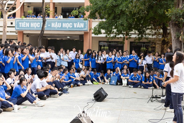 Bật mí điều đặc biệt về ‘concert giờ ra chơi’ ở Trường THPT Nguyễn Hữu Huân - Ảnh 3.