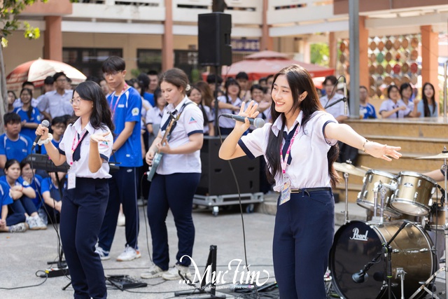 Bật mí điều đặc biệt về ‘concert giờ ra chơi’ ở Trường THPT Nguyễn Hữu Huân - Ảnh 1.
