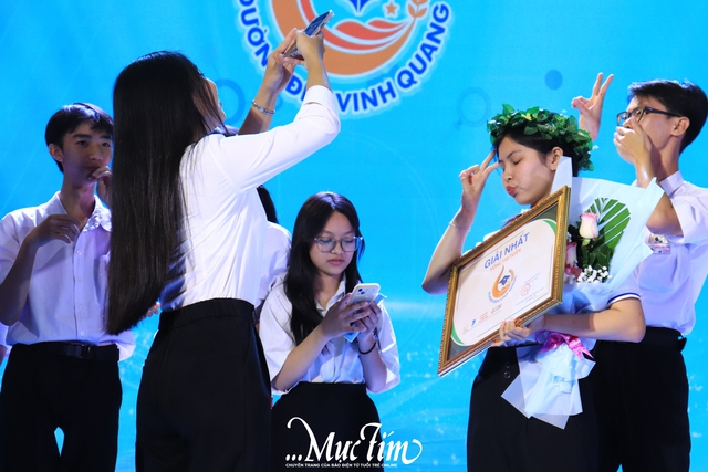 Cô MC đa tài Trường THPT Chu Văn An giành chiến thắng Đường đến vinh quang- Ảnh 2.