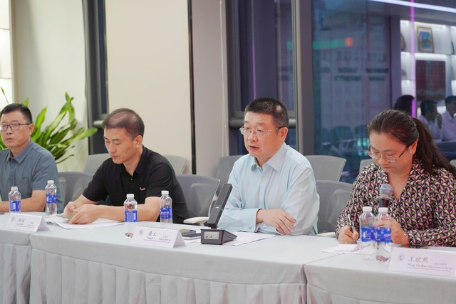 Chinese firms ramp up high-tech investment in Vietnam as capital flows accelerate - Ảnh 1.