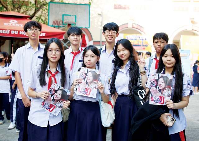 Chọn trường lớp 10 có cần giữ khoảng cách 10km từ nhà? - Ảnh 3.