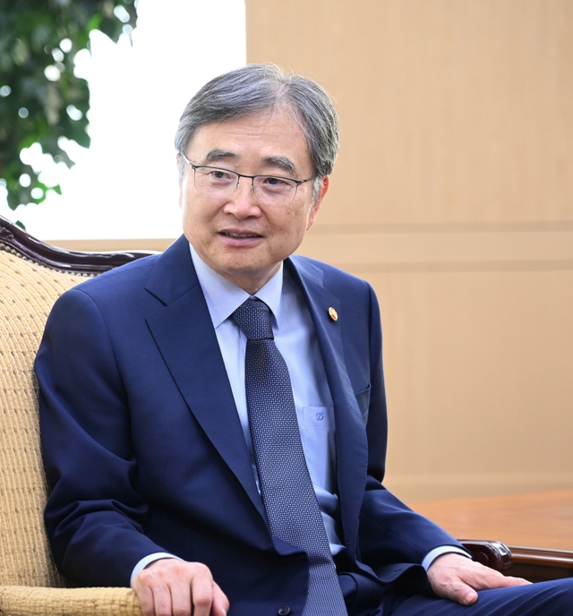 South Korea eyes deeper tech, supply chain ties with Vietnam ahead of President Lee’s visit - Ảnh 5.