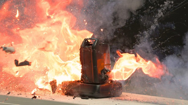 Japan warns public over safety of used goods- Ảnh 1.