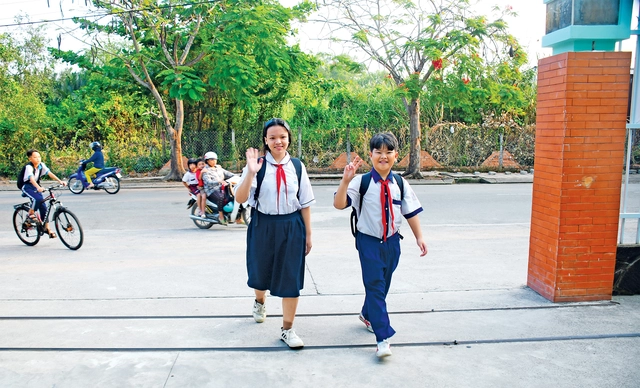 Khi học trò "đạp gió, rẽ sóng" đến trường - Ảnh 6.