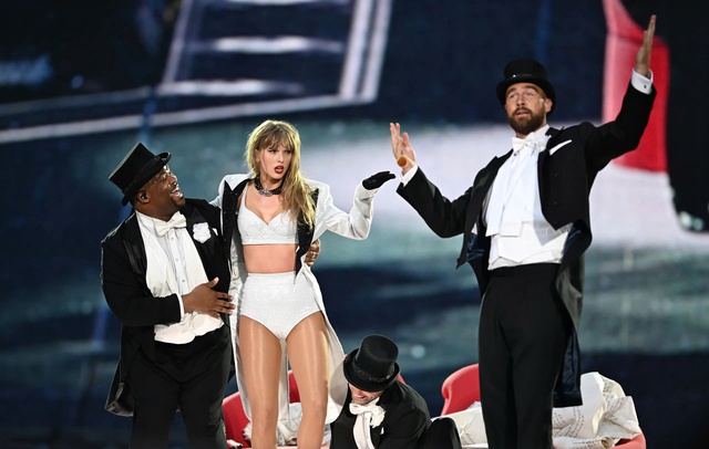 Taylor Swift và Travis Kelce gây chú ý với tin đồn đám cưới bí mật vào mùa hè năm nay- Ảnh 3.
