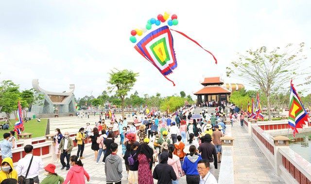Đa dạng hoạt động vui chơi, giải trí tại Cần Thơ dịp lễ Giỗ Tổ Hùng Vương, 30-4 và 1-5- Ảnh 3.
