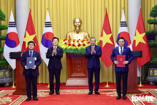 Vietnam, South Korea exchange multiple cooperation agreements- Ảnh 1.