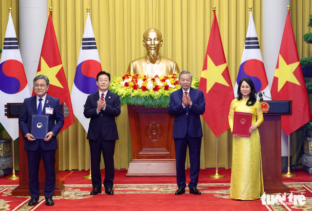 Vietnam, South Korea exchange multiple cooperation agreements- Ảnh 3.