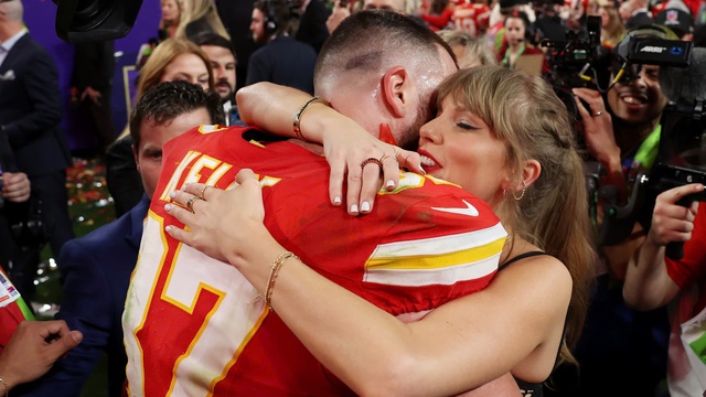 Taylor Swift và Travis Kelce gây chú ý với tin đồn đám cưới bí mật vào mùa hè năm nay- Ảnh 1.