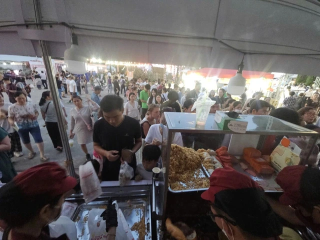 Vietnamese Banh Mi Festival 2026 draws flock of visitors in Ho Chi Minh City- Ảnh 4.