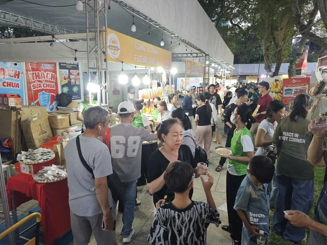 Vietnamese Banh Mi Festival 2026 draws flock of visitors in Ho Chi Minh City- Ảnh 1.