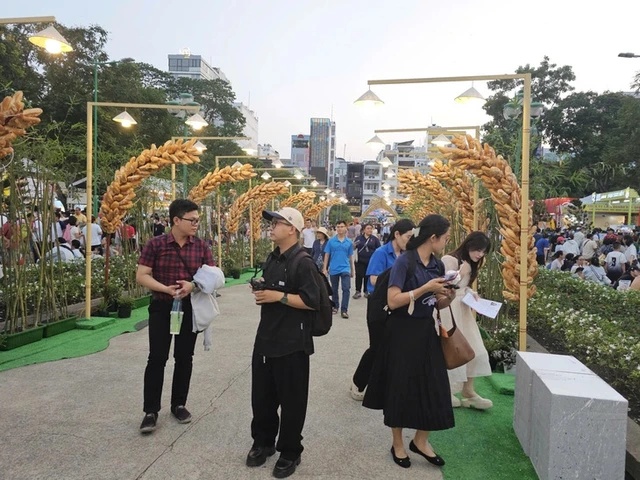 Vietnamese Banh Mi Festival 2026 draws flock of visitors in Ho Chi Minh City- Ảnh 3.
