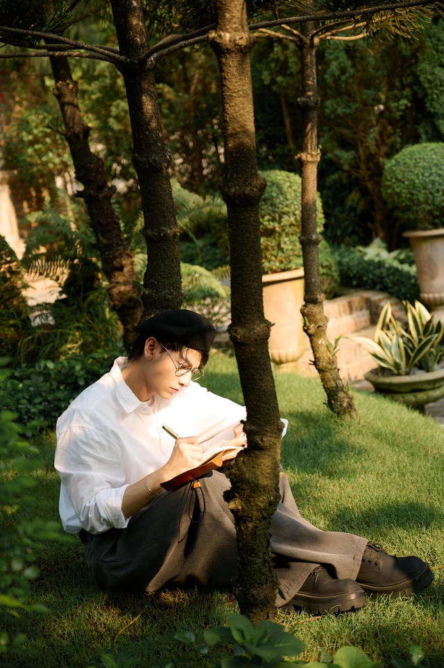 Isaac 'lò vi sóng' với em xinh Yeolan, tập trung hơn cho âm nhạc- Ảnh 3.