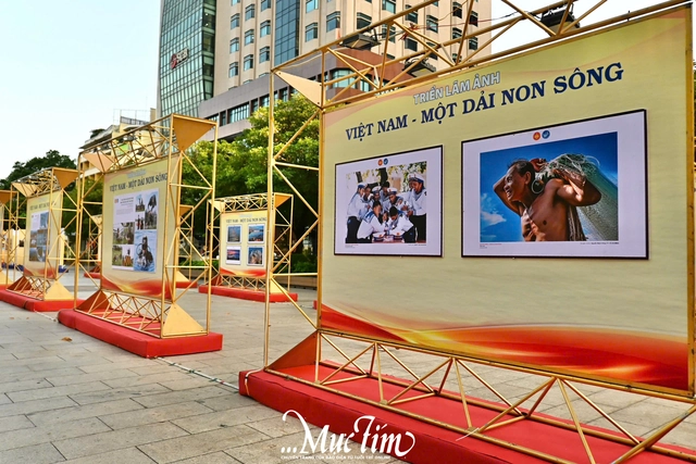 Đến đường đi bộ Nguyễn Huệ thưởng thức triển lãm ảnh 'Việt Nam - Một dải non sông'- Ảnh 5.