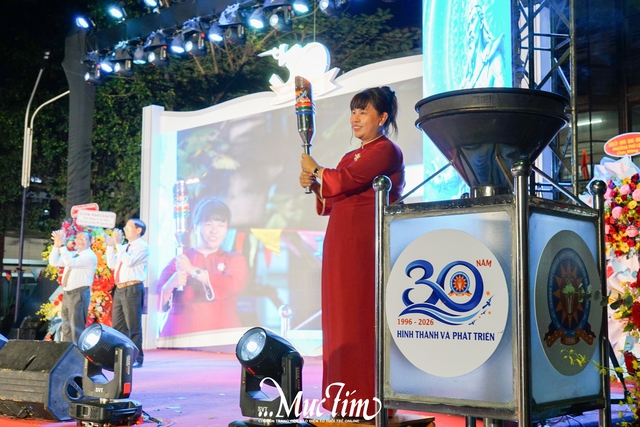 Ba thập kỷ đầy tự hào của thầy và trò Trường THPT chuyên Hùng Vương - Ảnh 3.