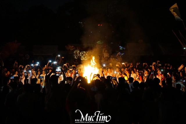 Ba thập kỷ đầy tự hào của thầy và trò Trường THPT chuyên Hùng Vương - Ảnh 12.