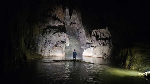 Vietnam finds 26 new caves in Phong Nha-Ke Bang, including 4.2-km cavern - Ảnh 8.