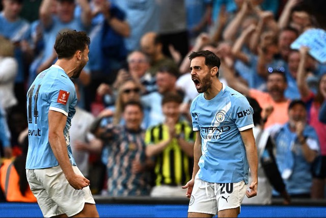 Lội ngược dòng ngoạn mục, Man City hẹn Chelsea tại chung kết FA Cup - Ảnh 1.