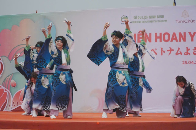 Vietnam Yosakoi Festival opens in Ninh Binh ahead of Japanese PM Takaichi's visit- Ảnh 2.