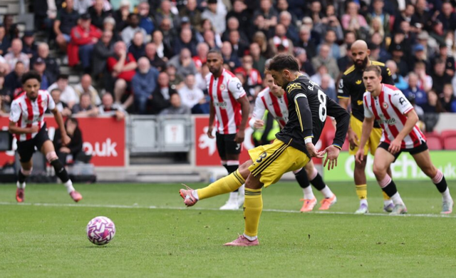Man United đấu Brentford: Quỷ đỏ thổi bay Bầy ong? - Ảnh 1.