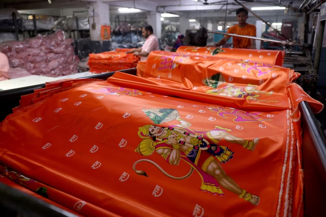 Iran conflict hits Asia's polyester suppliers to global fast fashion- Ảnh 10.