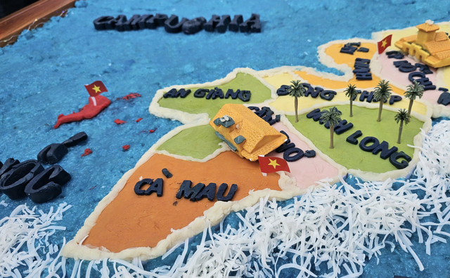 Vietnam map made from 600kg of sticky rice sets national record- Ảnh 1.