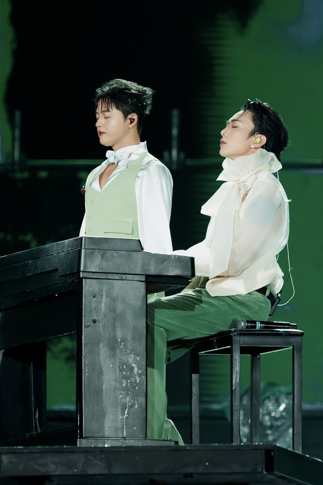 Gai Home concert: Chuyến tàu trở về của các anh tài, khán giả đi qua 7 trạm cảm xúc - Ảnh 3.