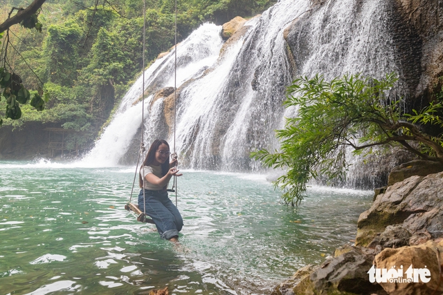 Remote Ta Puong waterfall in Vietnam draws visitors with pristine setting, community tourism - Ảnh 5.