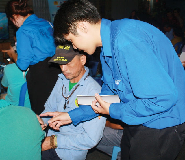 Đoàn viên thanh niên phường ở TP.HCM lan tỏa tiện ích số- Ảnh 1.