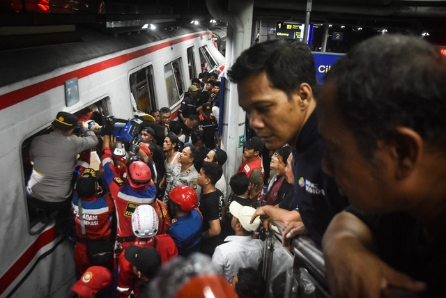 Vietnam extends condolences over deadly train crash in Indonesia - Ảnh 1.