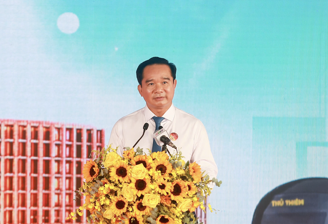 Ho Chi Minh City starts work on 4 major projects, grants approval to Can Gio transshipment port investor- Ảnh 1.