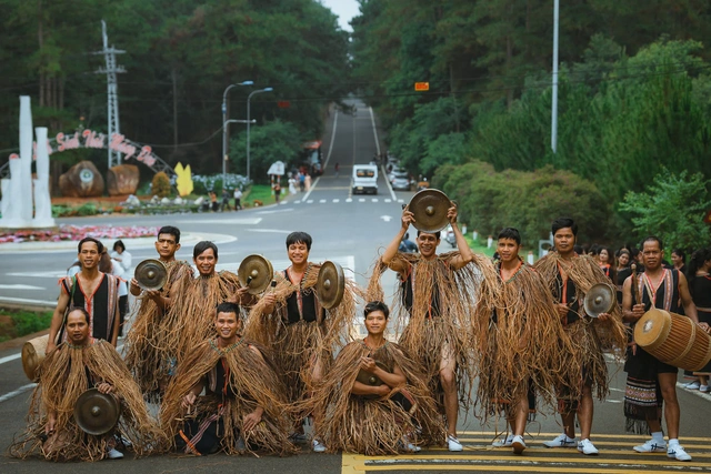 Breakfast @ Tuoi Tre News - April 29- Ảnh 1.