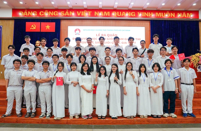 4 dấu ấn nổi bật của Trường THPT chuyên Lê Quý Đôn- Ảnh 2. 4 dấu ấn nổi bật của Trường THPT chuyên Lê Quý Đôn- Ảnh 2.