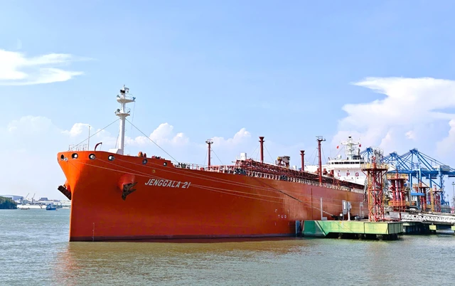 Vietnam imports more LPG, LNG from US, Australia as gas prices hold high - Ảnh 1.