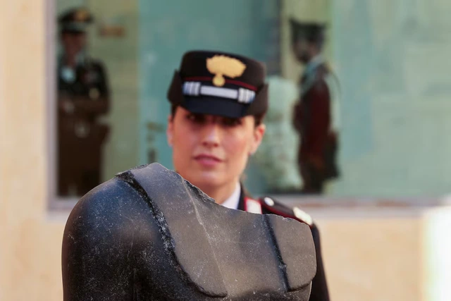 Italy recovers 337 looted antiquities from United States - Ảnh 2.