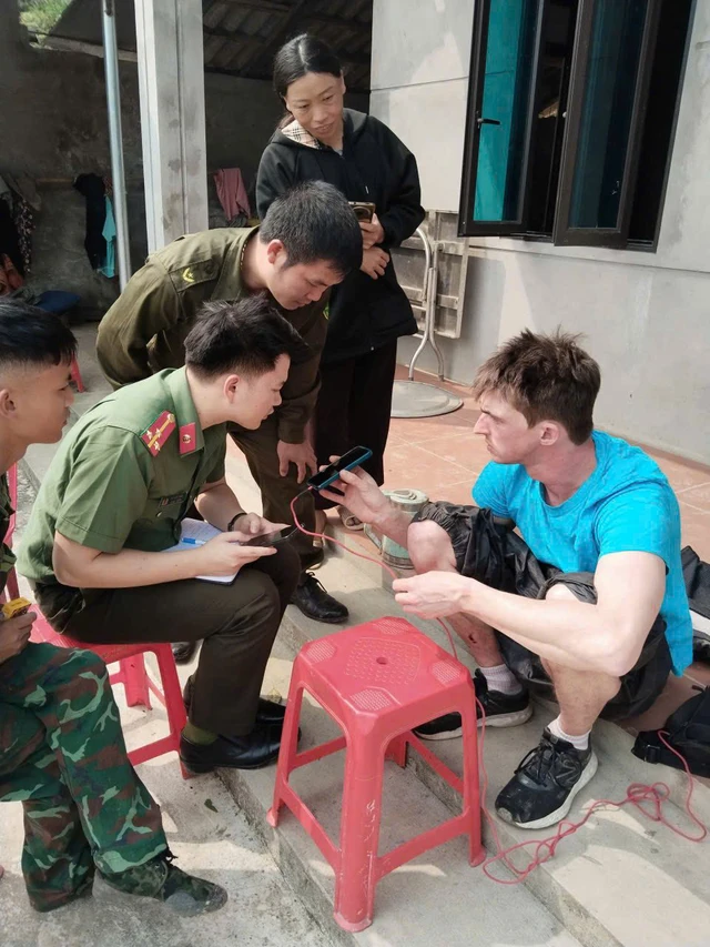 Foreign tourist rescued after getting lost in northern Vietnam forest- Ảnh 1. Foreign tourist rescued after getting lost in northern Vietnam forest- Ảnh 1.