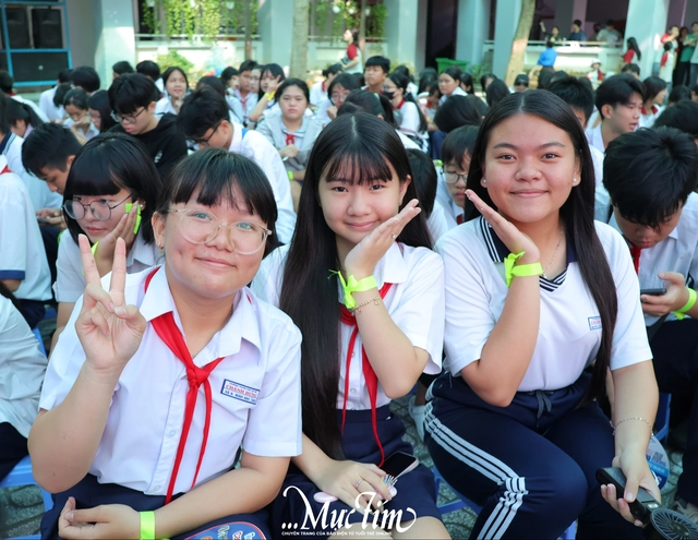 800 teen lớp 9 'lên tàu', làm học sinh Trường THPT Võ Văn Kiệt- Ảnh 5.