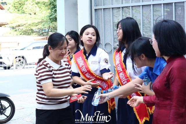 Hơn 500 teen trải nghiệm một ngày làm học sinh Trường THPT Nguyễn Thái Bình- Ảnh 4.