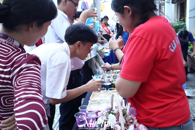 Hơn 500 teen trải nghiệm một ngày làm học sinh Trường THPT Nguyễn Thái Bình- Ảnh 12.