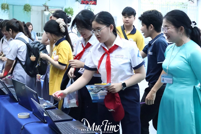 Hơn 500 teen trải nghiệm một ngày làm học sinh Trường THPT Nguyễn Thái Bình- Ảnh 13.