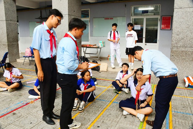 Trường THCS Huỳnh Khương Ninh ẳm trọn 3 giải Nhất tại hội thi Chỉ huy Đội giỏi phường Tân Định - Ảnh 1. Trường THCS Huỳnh Khương Ninh ẳm trọn 3 giải Nhất tại hội thi Chỉ huy Đội giỏi phường Tân Định - Ảnh 1.