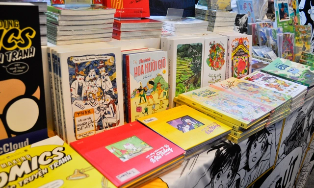 Sôi nổi không gian giao lưu tại Liên hoan truyện tranh Pháp ngữ lần thứ nhất- Ảnh 1. Sôi nổi không gian giao lưu tại Liên hoan truyện tranh Pháp ngữ lần thứ nhất- Ảnh 1.