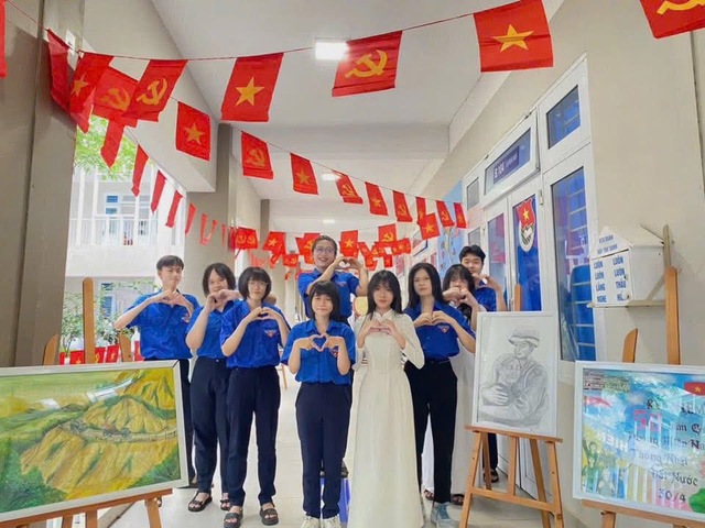 Khám phá 'vũ trụ' câu lạc bộ tại Trường THPT Nguyễn Khuyến - Bà Rịa - Vũng Tàu- Ảnh 4. Khám phá 'vũ trụ' câu lạc bộ tại Trường THPT Nguyễn Khuyến - Bà Rịa - Vũng Tàu- Ảnh 4.