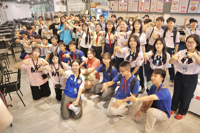 Một ngày làm học sinh Trường THPT Gia Định có gì vui?- Ảnh 1.