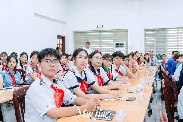 Đại biểu Hội đồng Trẻ em TP.HCM đưa ý tưởng 7 ngày sống đẹp trên không gian mạng - Ảnh 9.