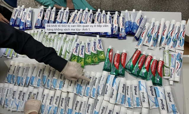 227 indicted in drug ring exploiting flight attendants to smuggle drugs from France to Vietnam - Ảnh 1.