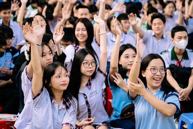 Ngày hội Tự tin vào lớp 10 lần đầu diễn ra tại Trường THPT chuyên Lê Quý Đôn, TP.HCM - Ảnh 1.