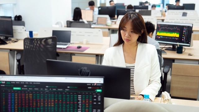 Vietnam Q1 incomes rise 8.5% y/y as labor market stays stable: statistics office- Ảnh 1.