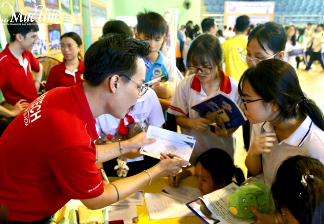 Giải mã bản thân tại Ngày hội Tự tin vào lớp 10 cùng HUTECH - Ảnh 2.