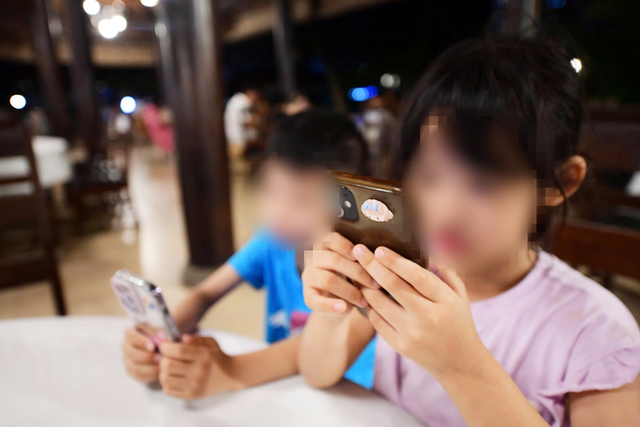 In Vietnam, protecting children online becomes more urgent than ever: opinion- Ảnh 1.